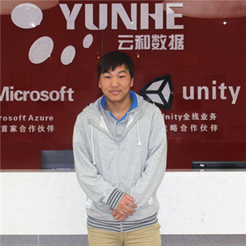 UI設計班學員劉*利入職易飾嘉擔任網頁設計師
