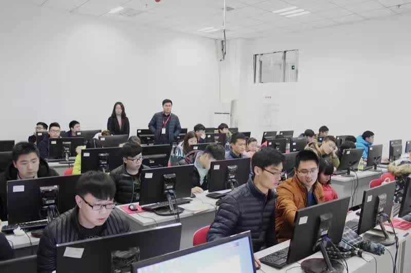 云和教育161889期HTML5專家班開班現場