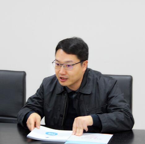 興港投資領導一行到云和數據參觀
