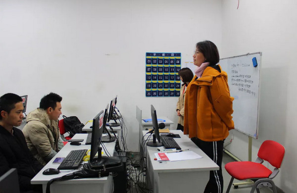 配圖2 Python教研組組長帖老師及各位講師出席了開班儀式.jpg